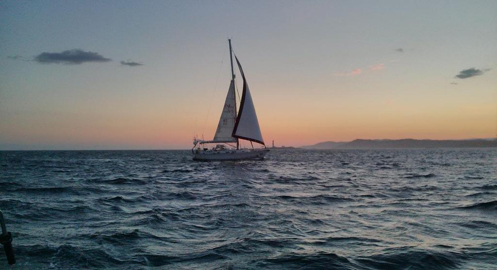 Nereida rounding Race Rocks 7-7-2013 (by John Green from ’Sauterelle’) ©  SW